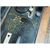 Image 4 : Vintage 1900's Frister and Rossmann Handcrank Sewing Machine and Case