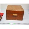 Image 4 : Vintage Wooden Storage Box and Vintage 45 Records