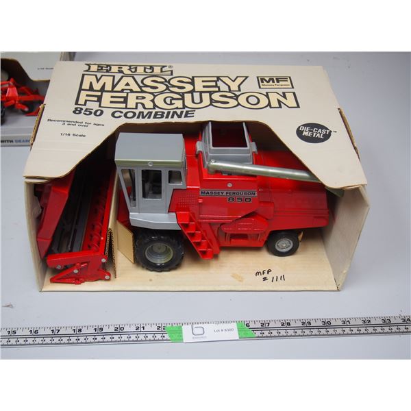 Ertl Massey Ferguson 1/16 Scale Combine (NIB)