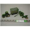 Image 3 : (4) Small John Deere Toys