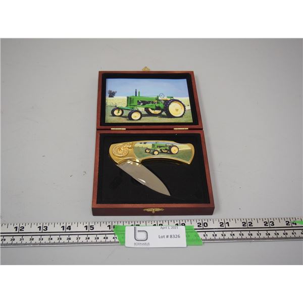 John Deere Knife and Case