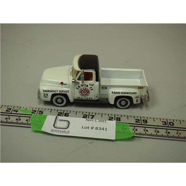 Matchbox 1/43 - Ford F100 Pick Up 1955 Red Crown Gasoline Matchbox 1/43 - Ford F100 Pick Up 1955 Red Crown Gasoline
