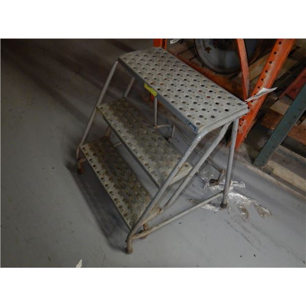 LOUISVILLE WAREHOUSE LADDER