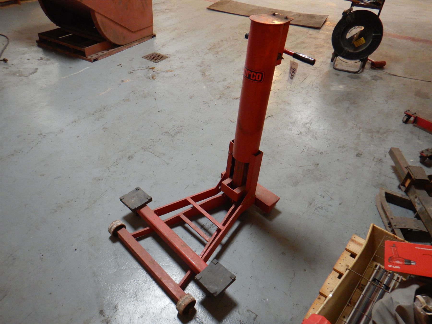 NORCO 82920 LOW PROFILE AIR LIFT JACK