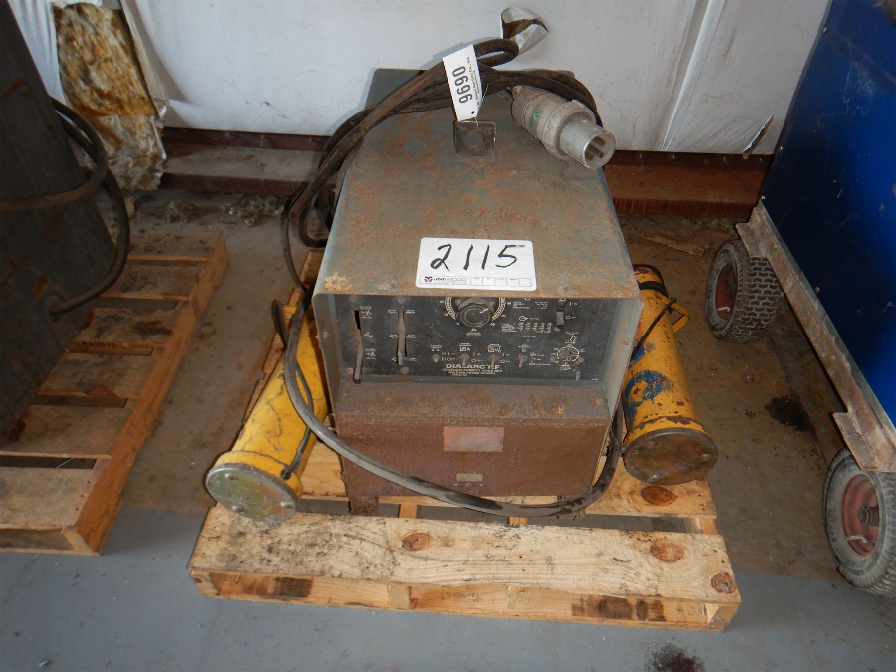 LINCOLN IDEALARC TIG300/300 WELDER J.M. Wood Auction Company, Inc.