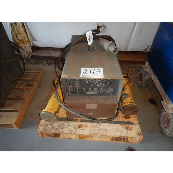 LINCOLN IDEALARC TIG-300/300 WELDER