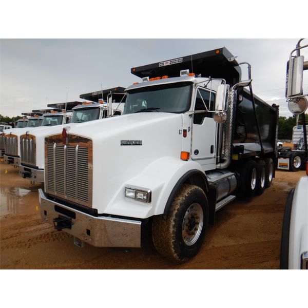 2020 KENWORTH T800 Dump Truck