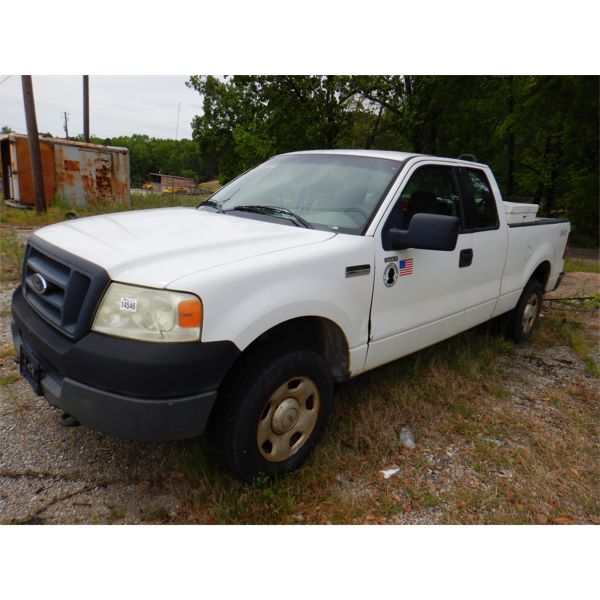2005 FORD F150 XL Pickup Truck