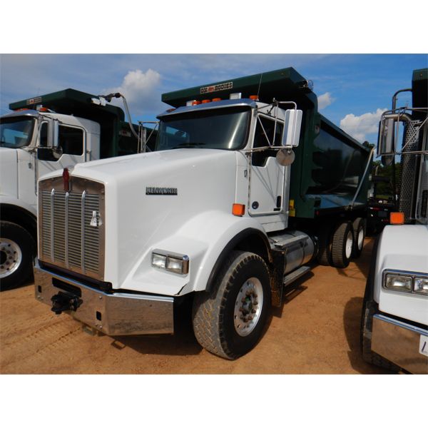 2019 KENWORTH T800 Dump Truck