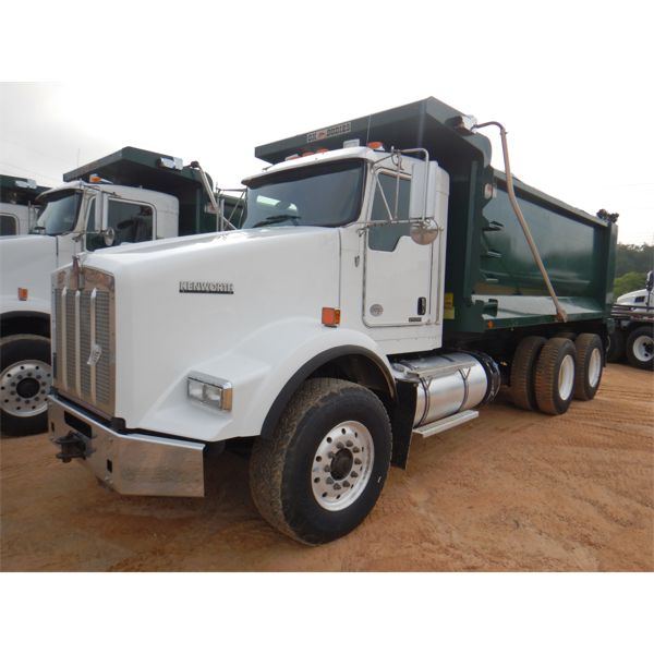 2019 KENWORTH T800 Dump Truck