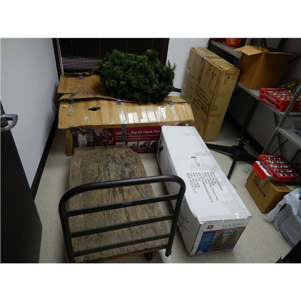 HOLIDAY DECORATIONS AND SUPPLIES