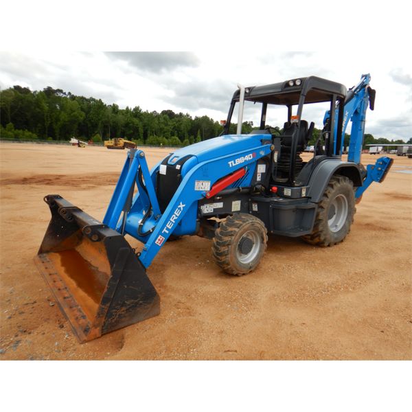 2016 TEREX TLB840R Backhoe