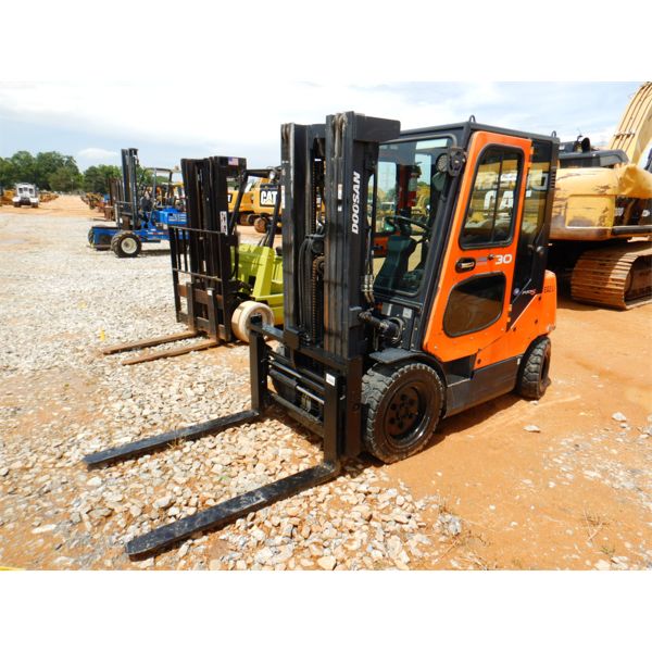 DOOSAN G30P-5 Forklift - Mast