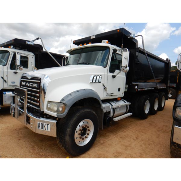 2009 MACK GU713 Dump Truck