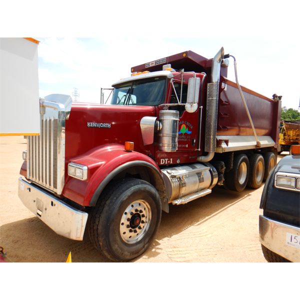 2017 KENWORTH W900 Dump Truck