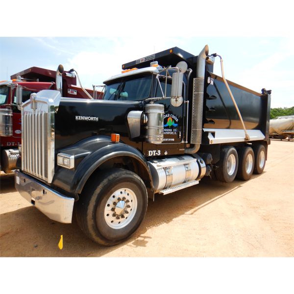 2017 KENWORTH W900 Dump Truck