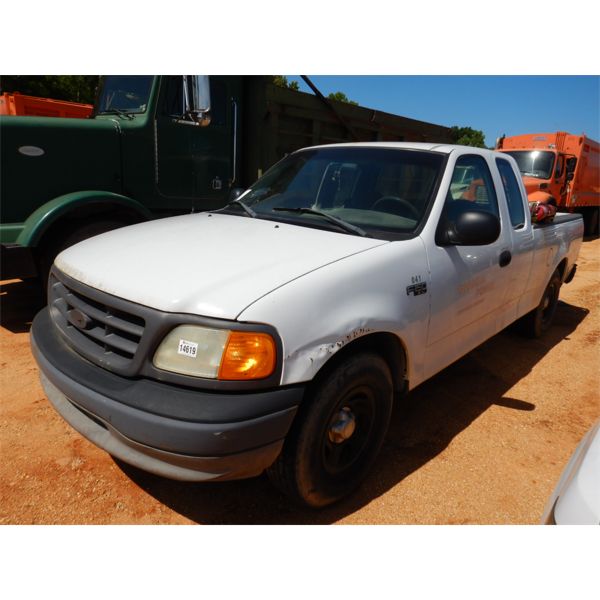 2004 FORD F150 XL Pickup Truck