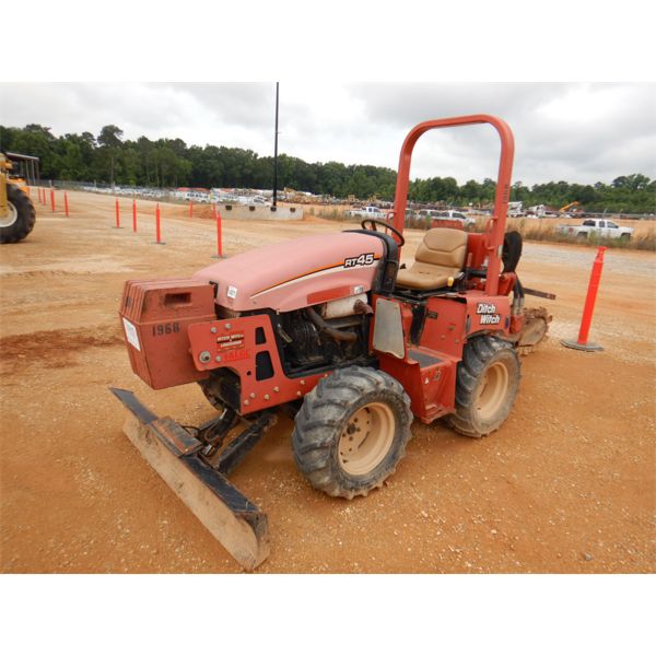 2013 DITCH WITCH RT45 Trencher