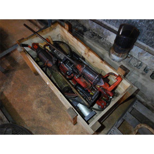 JACKS, JACK STANDS, HYD TOOLS, Selling Offsite: Located in Birmingham, AL