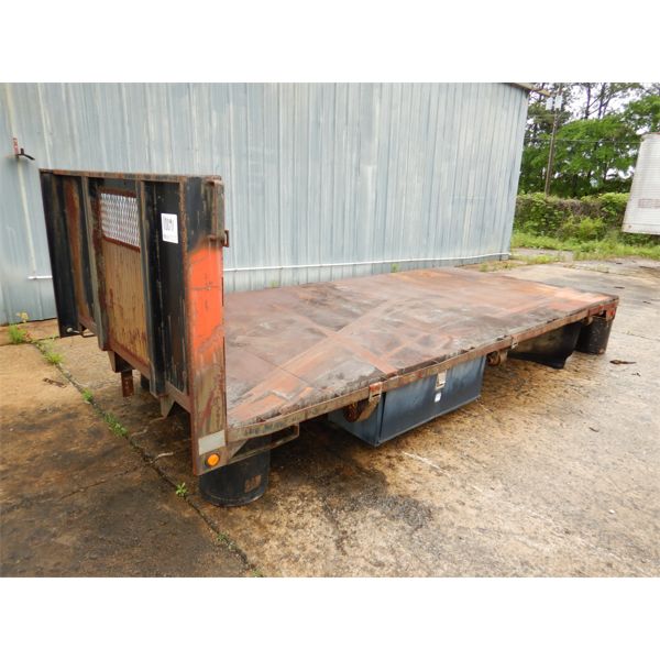 1992 AMERICAN TRUCK CO. 16' FLATBED BODY