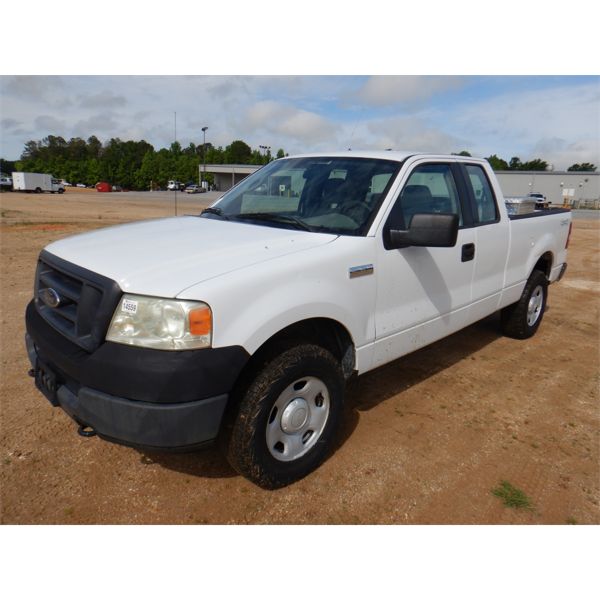 2005 FORD F150 XL Pickup Truck