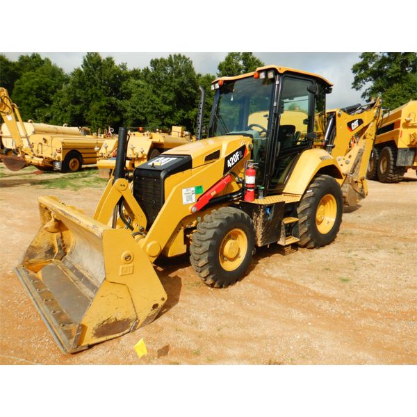 2016 CAT 420F2 Backhoe