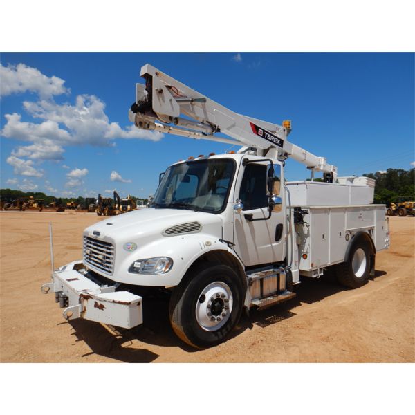 2013 FREIGHTLINER M2 Bucket Truck