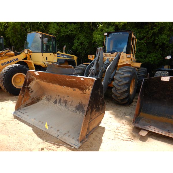 VOLVO L90C Wheel Loader