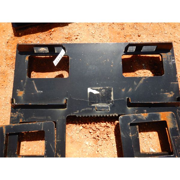 FORK ATTACHMENT, FITS SKID STEER LOADER (B5)