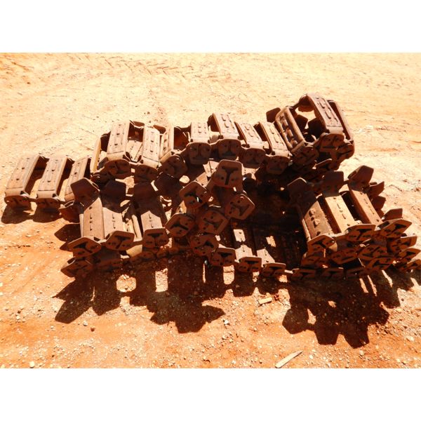 METAL TRACKS, FIT SKID STEER LOADER (B5)