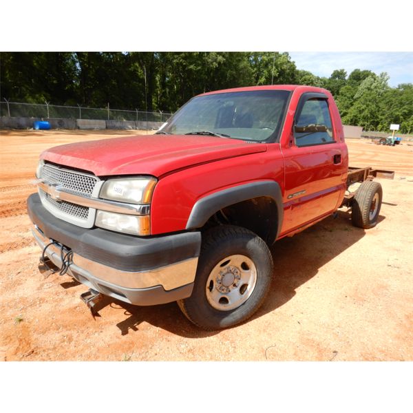 2005 CHEVROLET 2500 HD Cab and Chassis Truck