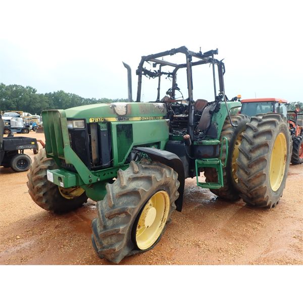 2013 JOHN DEERE 7810 Farm Tractor