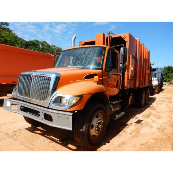 2007 INTERNATIONAL 7400 Garbage / Sanitation Truck