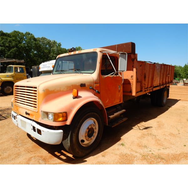 1999 INTERNATIONAL 4700 Dump Truck