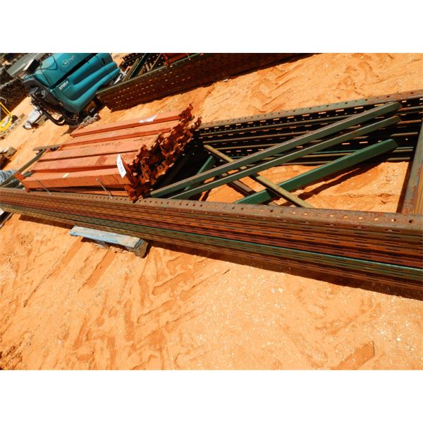 (1) PALLET SHELVING RAIL W/SUPPORT POST (B9)