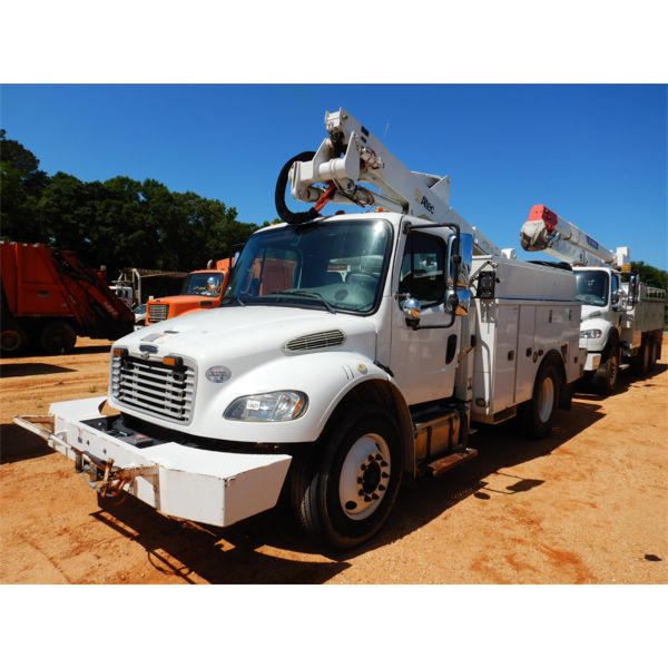 2013 FREIGHTLINER M2 Bucket Truck