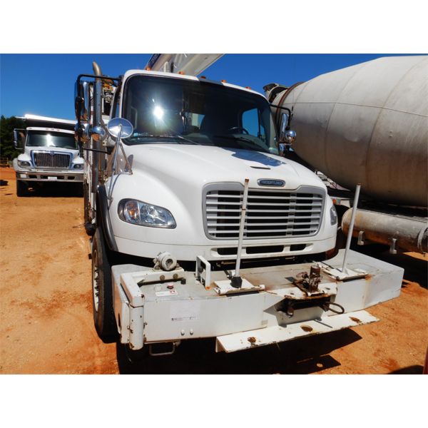 2017 FREIGHTLINER M2 Bucket Truck