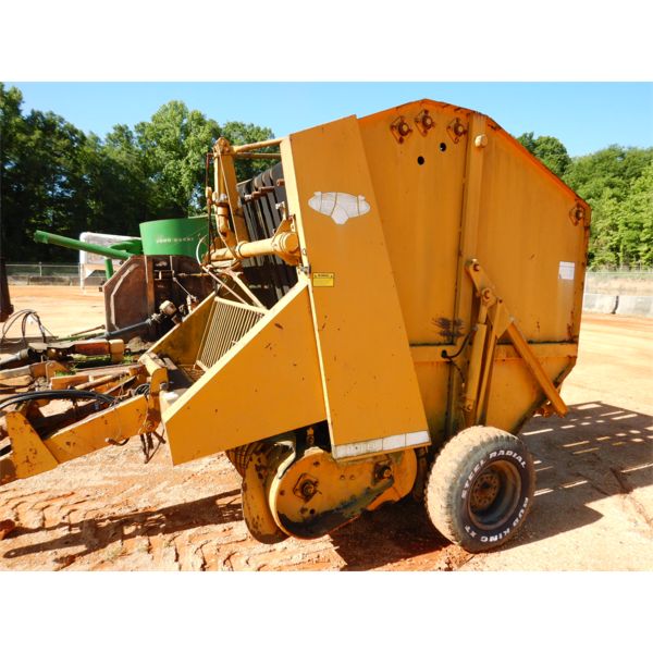 VERMEER 605F HAY Baler