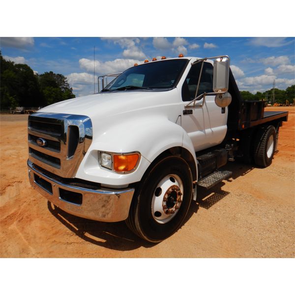 2012 FORD F650 Flatbed Truck