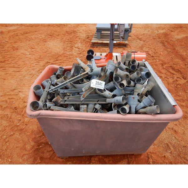 (1) TUB MISC CHAIN LINK FENCE FITTING (B9)