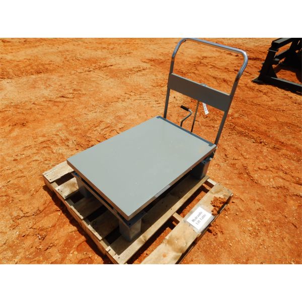 1100# HYDRAULIC LIFT TABLE (B9)