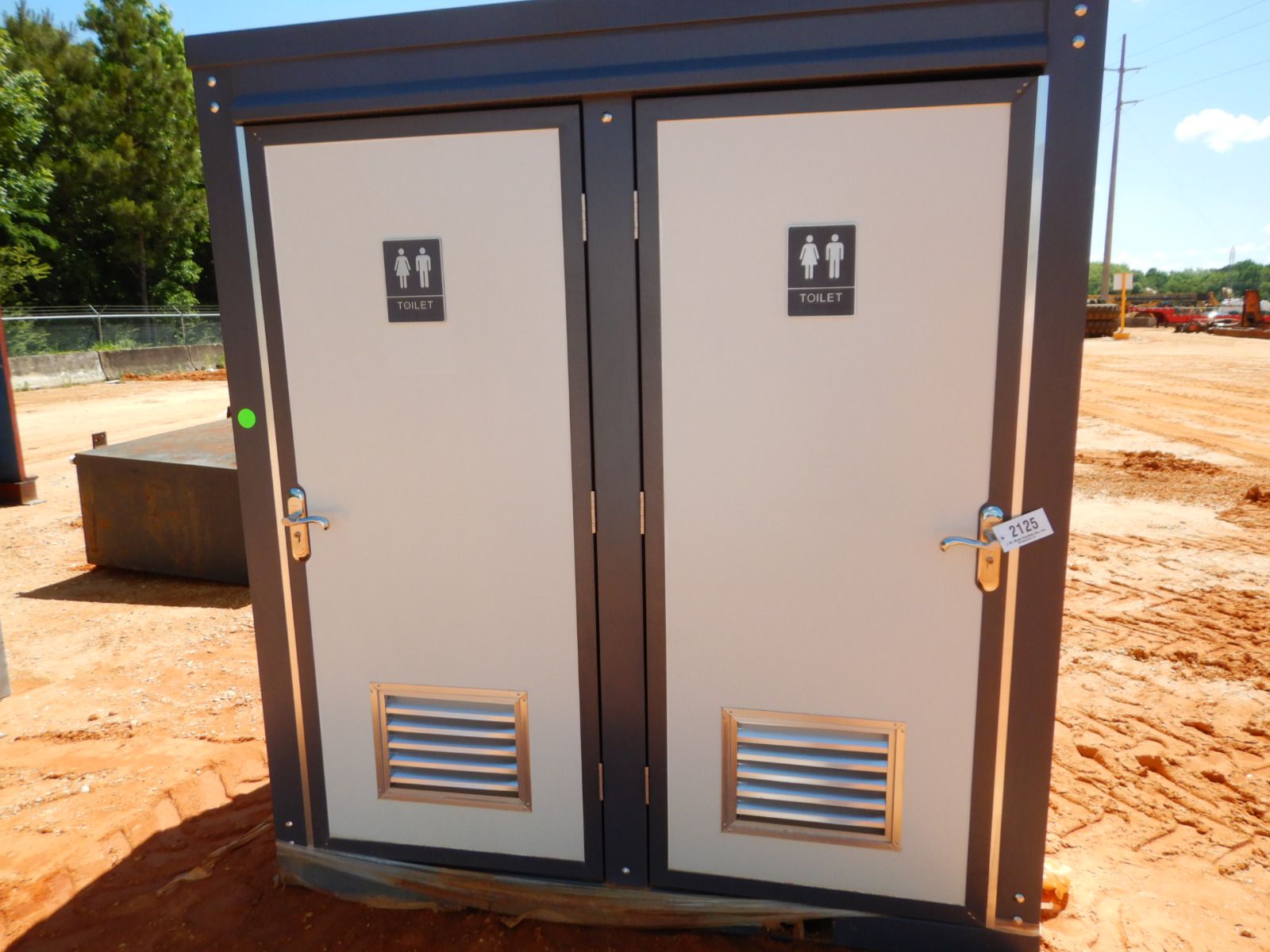 BASTONE 110V PORTABLE TOILET W/DOUBLE TOILET (B7)