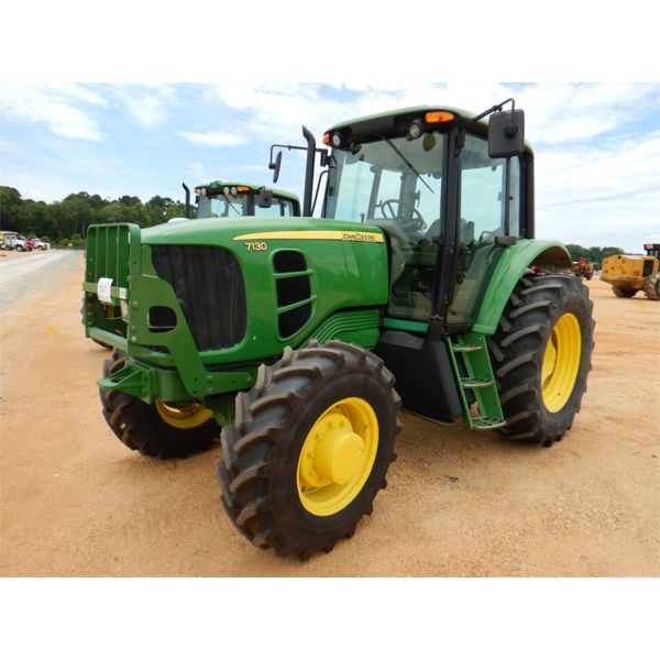 2009 JOHN DEERE 7130 Farm Tractor
