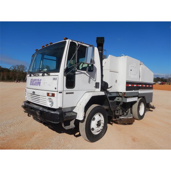 2002 ELGIN EAGLE SERIES F Sweeper Truck