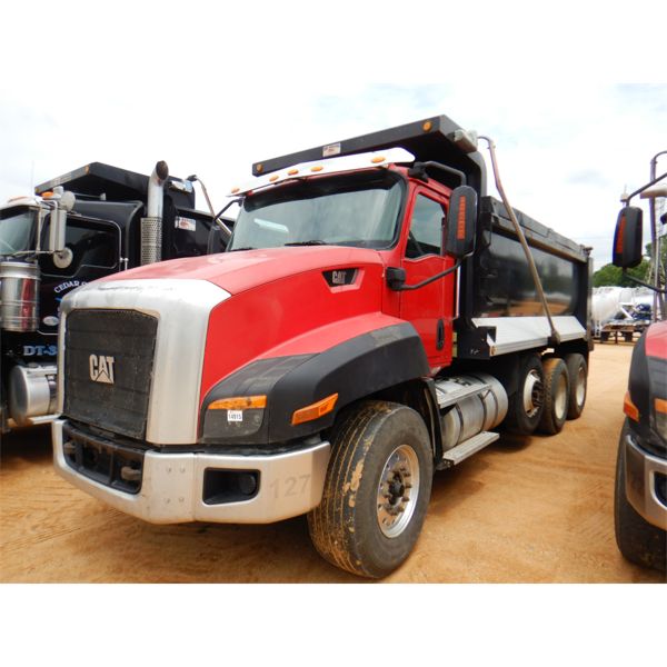2015 CAT CT660S Dump Truck