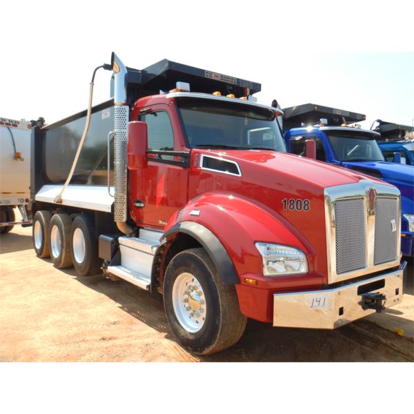 2018 KENWORTH T880 Dump Truck