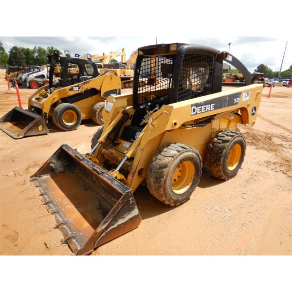2006 JOHN DEERE 325 Skid Steer Loader - Wheel
