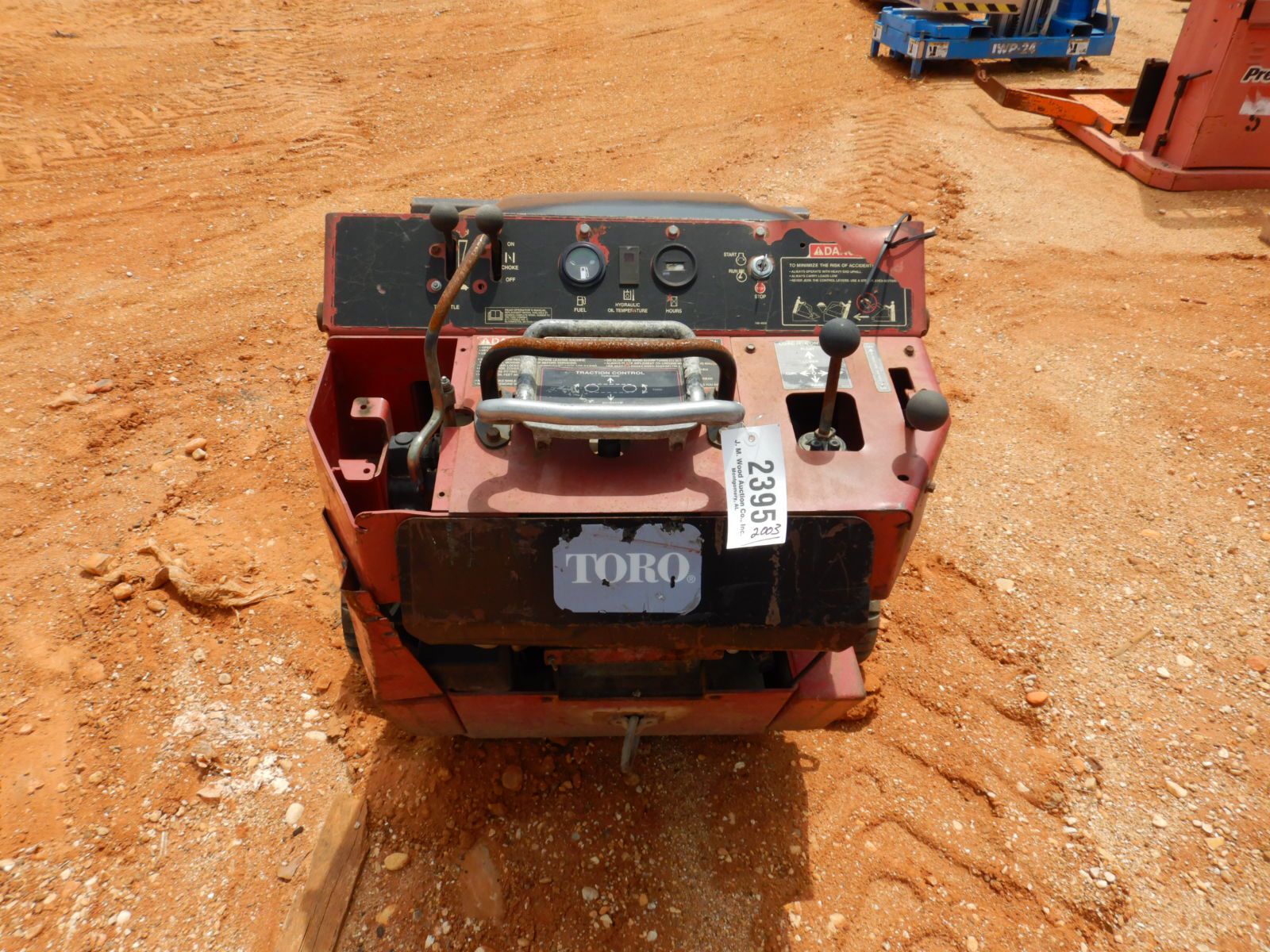 TORO DINGO TX425 WALKBEHIND Skid Steer Loader Crawler J.M. Wood