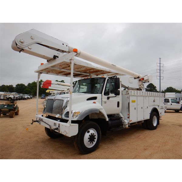 2007 INTERNATIONAL 7300 Bucket Truck