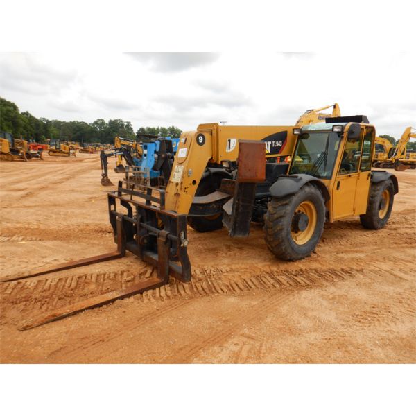 2010 CAT TL943 Forklift - Telehandler
